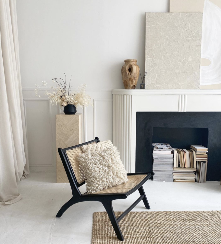 Cómo incorporar butacas de madera en interiores 2 ScreenShot2020 06 14at7.30.29PM