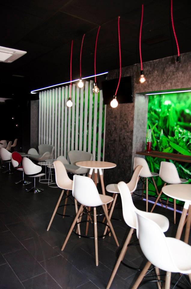 Coffee&Music 13 zona de cafe alta y baja